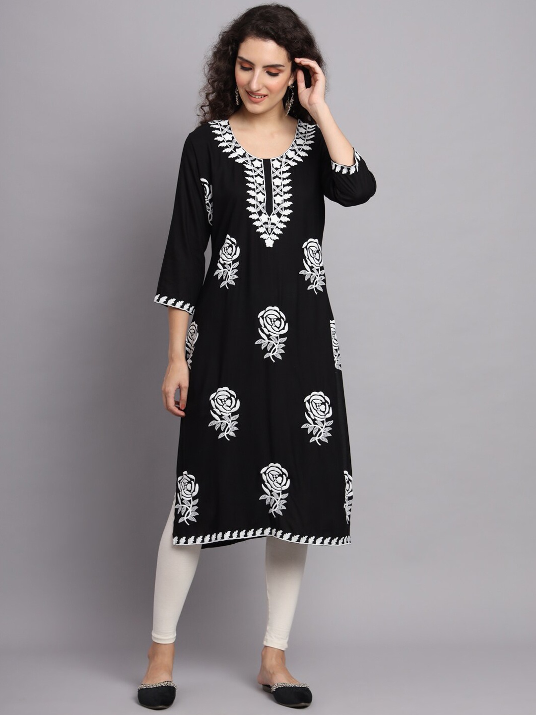 VAIRAGEE Floral Embroidered Straight Kurta, Black