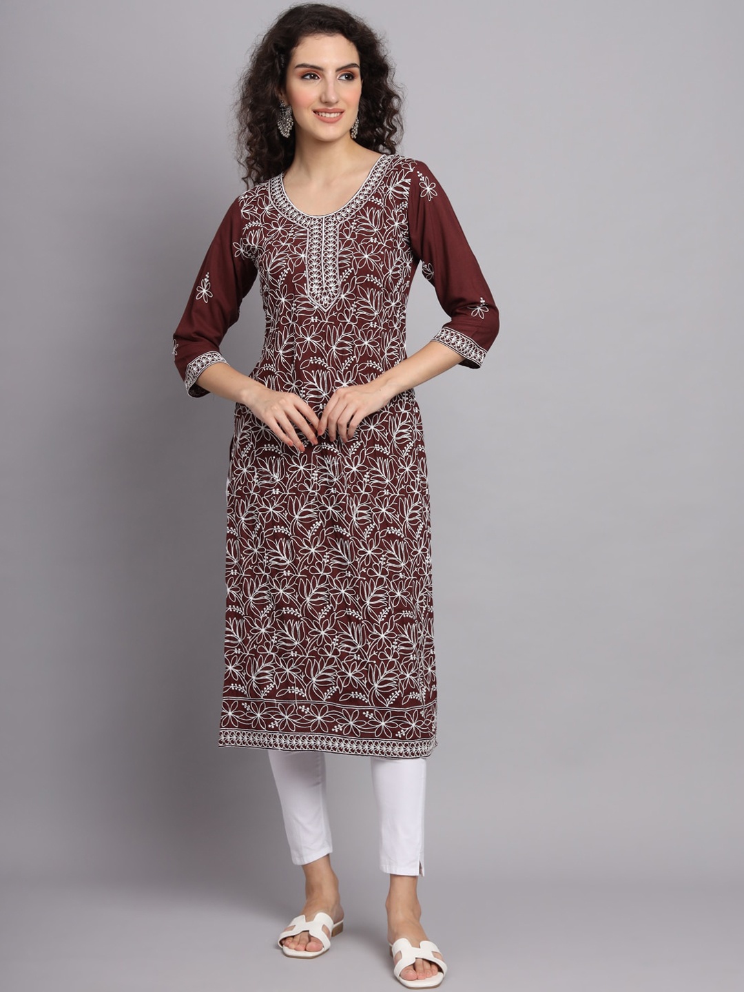 

VAIRAGEE Floral Embroidered Thread Work Straight Kurta, Brown