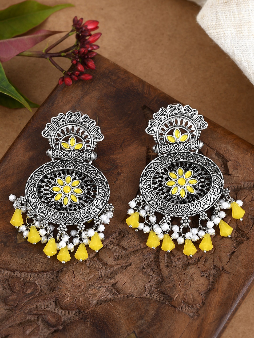 

AQUASTREET Silver-Plated Crescent Shaped Chandbalis