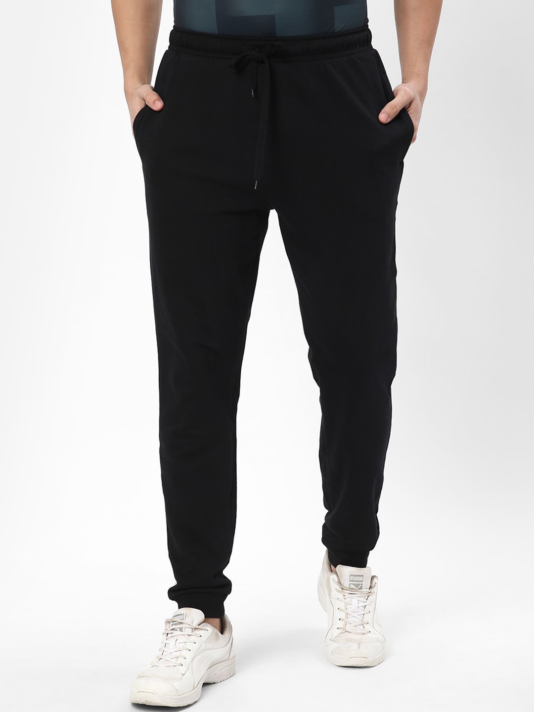 

R&B Men Relaxed Fit Joggers, Black