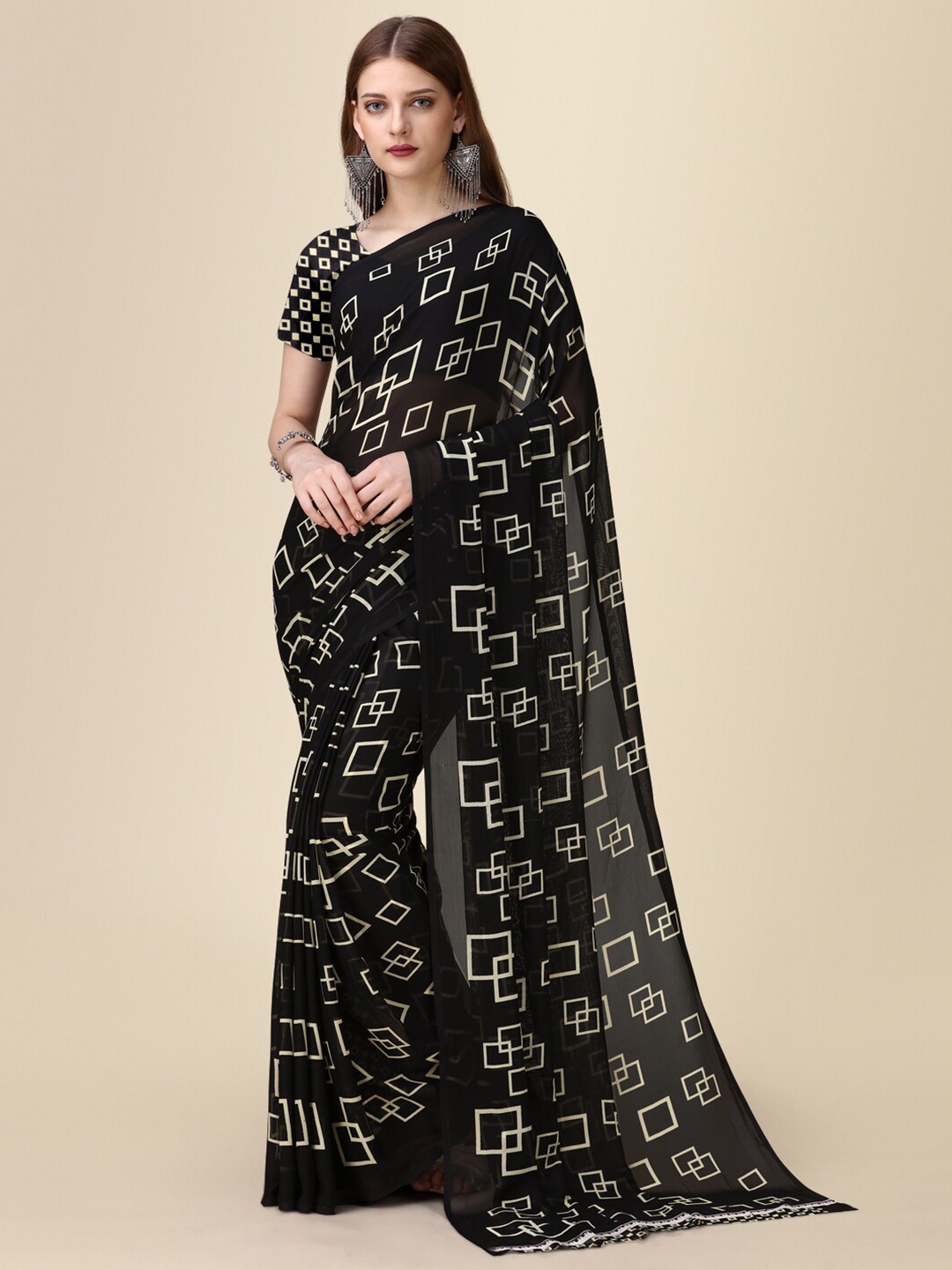 

Dori Geometric Printed Pure Georgette Saree, Black