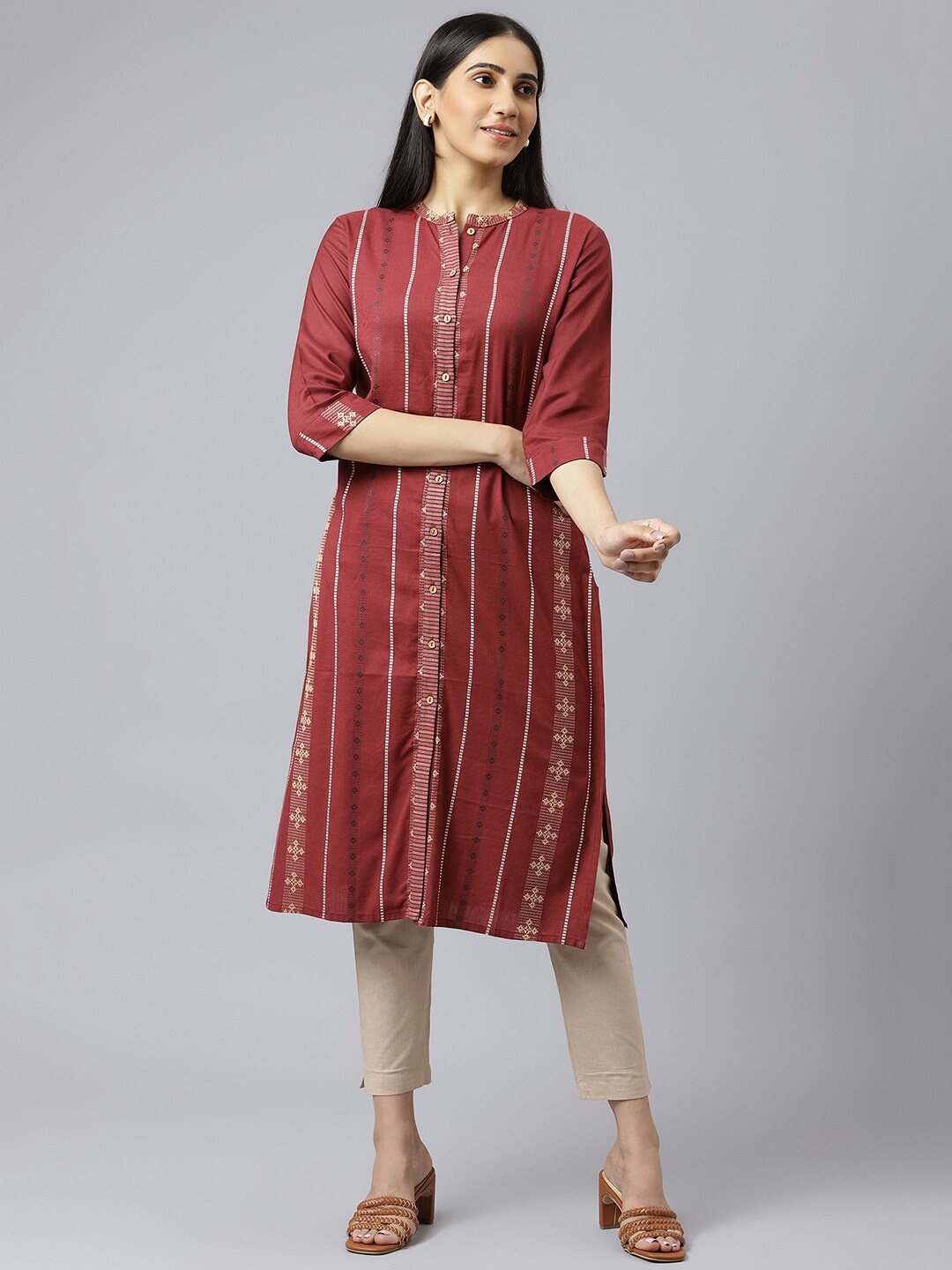 

W Red Ethnic Motifs Embroidered Mandarin Collar Thread Work Straight Kurta