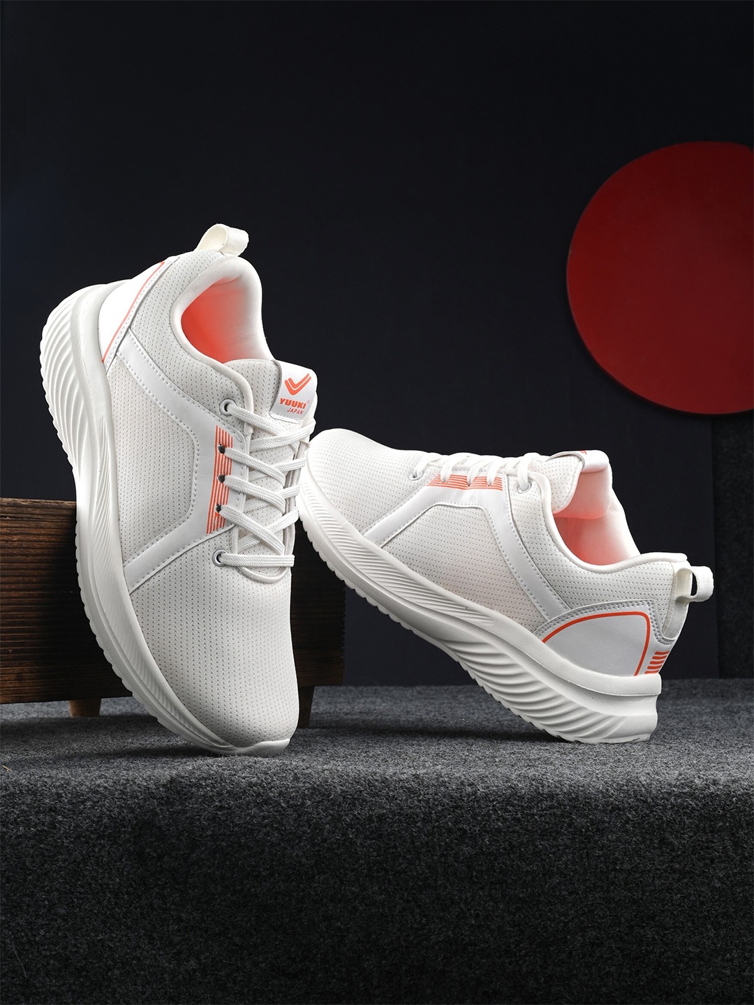 

Yuuki Men Textured Lace-Up Sneakers, White