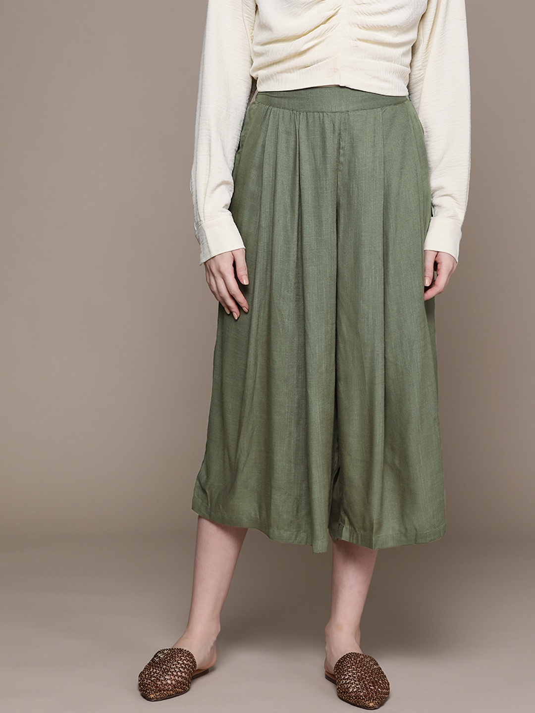 

aarke Ritu Kumar Women Relaxed Straight Leg Loose Fit Pleated Culottes Trousers, Olive