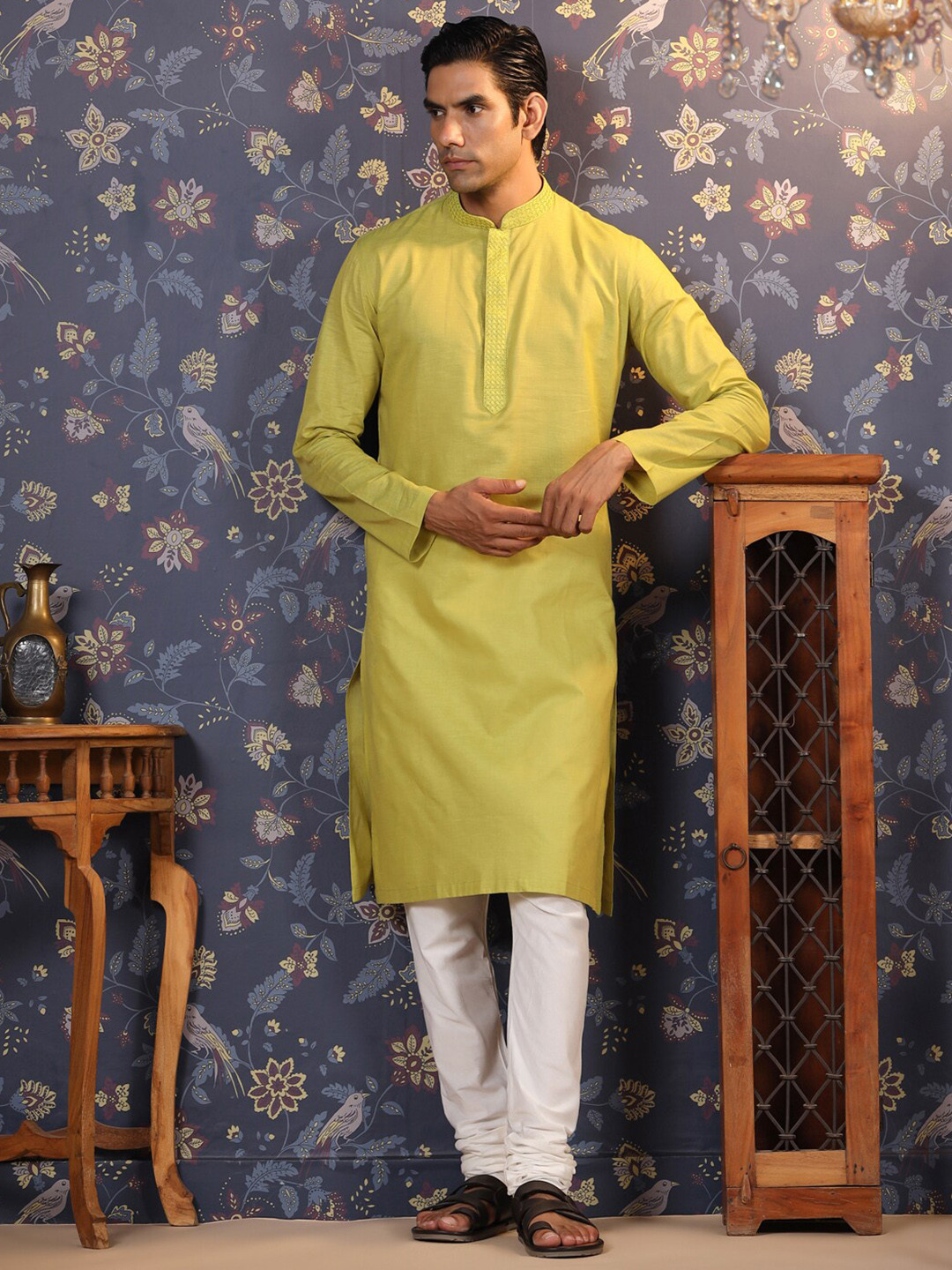 

House of Pataudi Mandarin Collar Ethnic Motif Embroidered Thread Work Cotton Kurta, Green