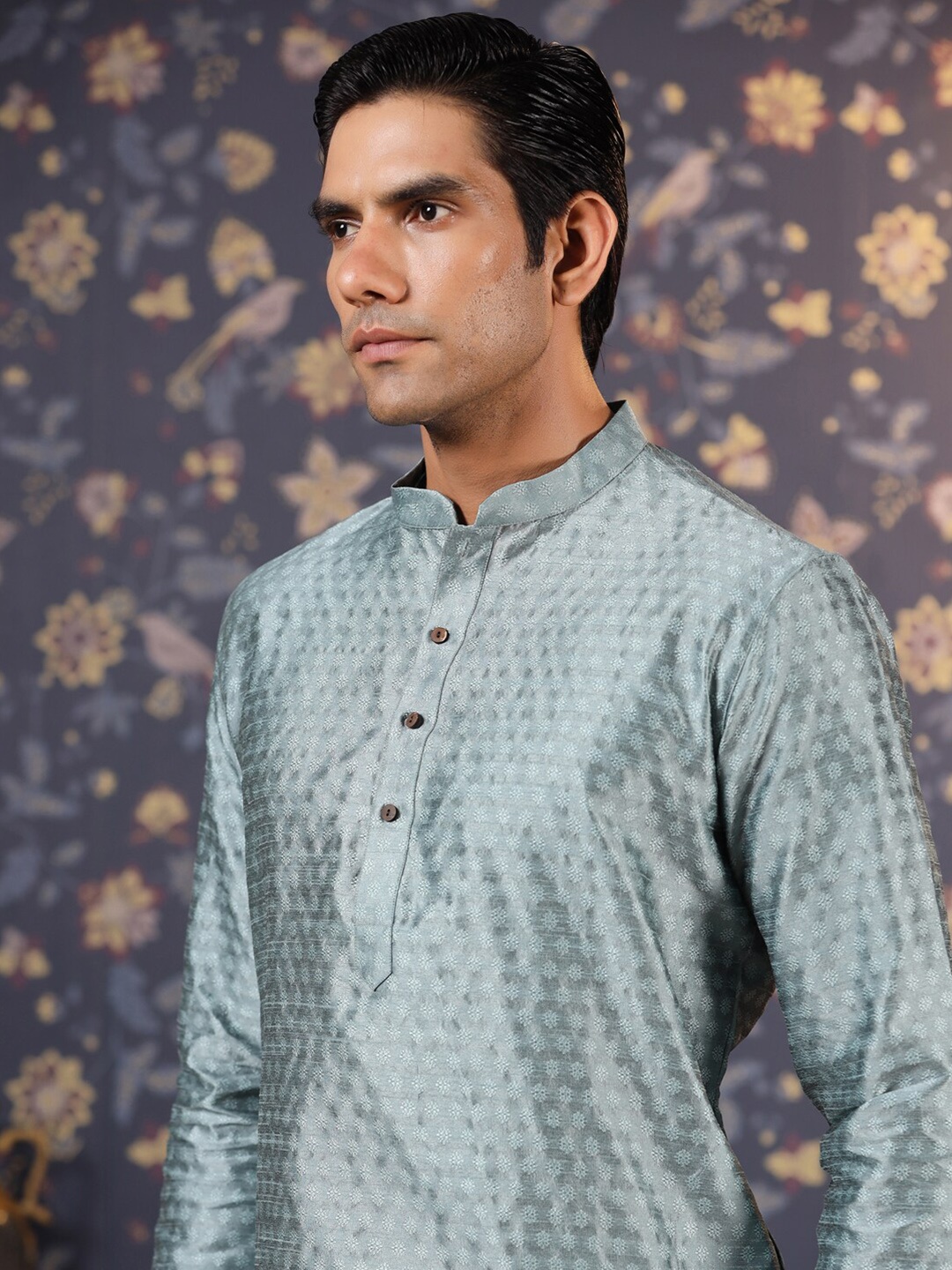 

House of Pataudi Mandarin Collar Ethnic MotifsWoven Deisgn Straight Kurta, Grey