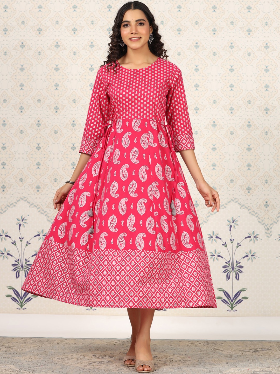 

Ode by House of Pataudi Ethnic Motifs Printed Round Neck Tie-Up Cotton Midi Ethnic Dress, Pink