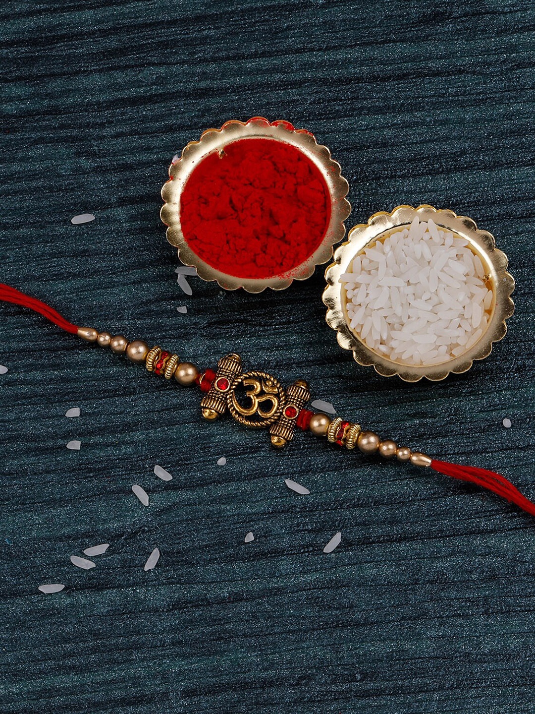 

Silver Shine Unisex Set Of 2 Bhaiya Bhabhi Rakhi Gift Set, Gold