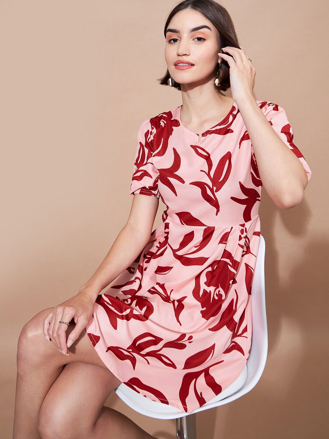 

DressBerry Floral Printed Round Neck Pleated Detailed A-Line Dress, Peach