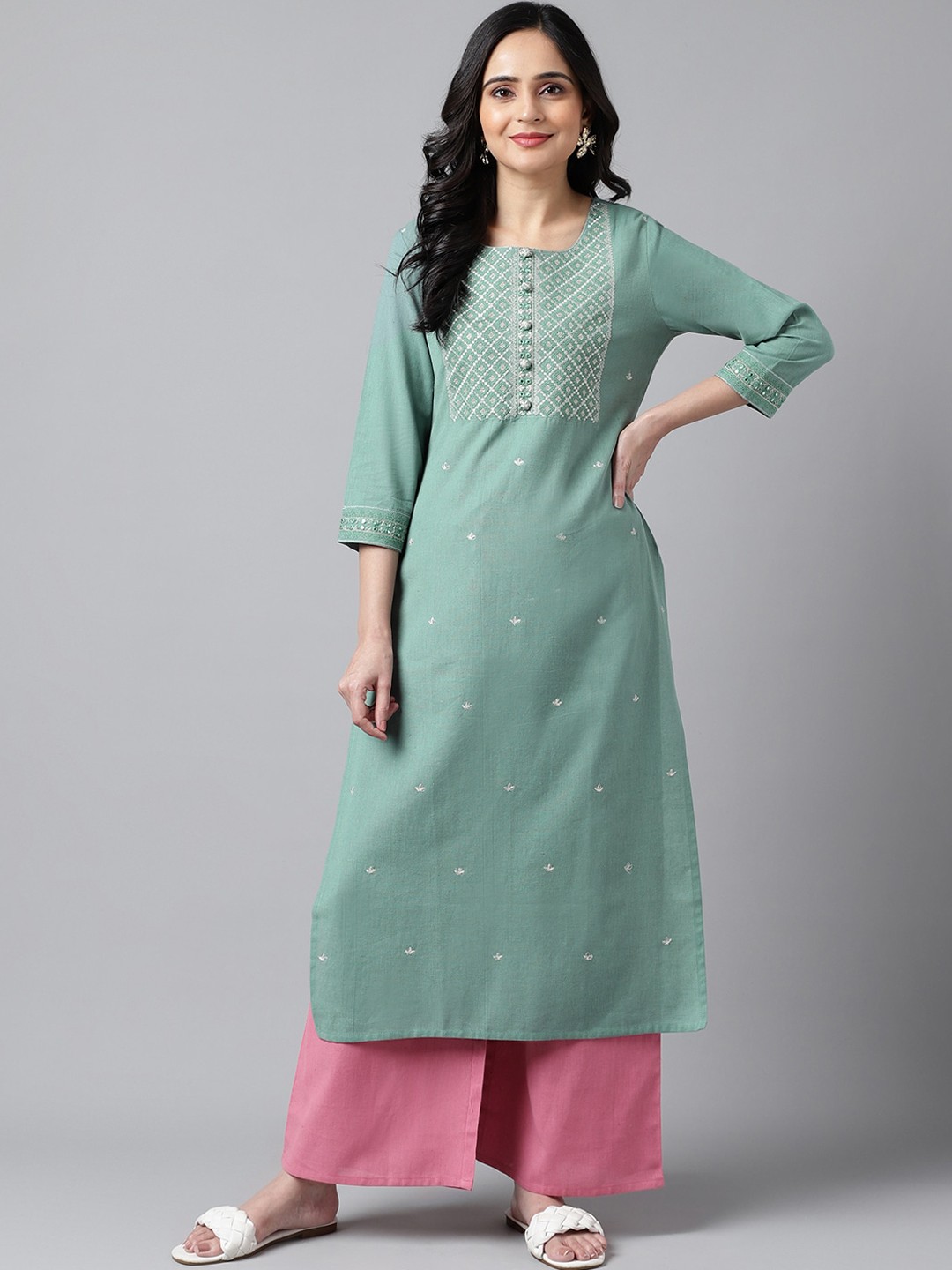 

Neemiya Ethnic Motifs Embroidered Mirror Work Detailed Pure Cotton Kurta, Green