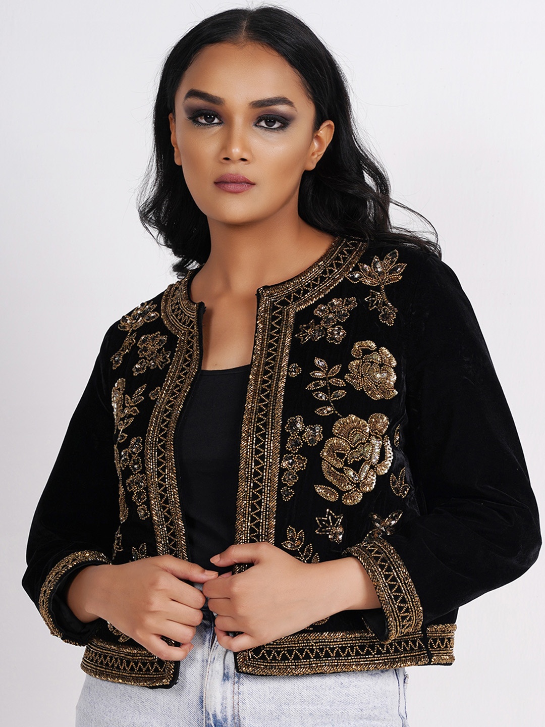 

Diwaah Self Design Embroidered Detail Crop Tailored Jacket, Black