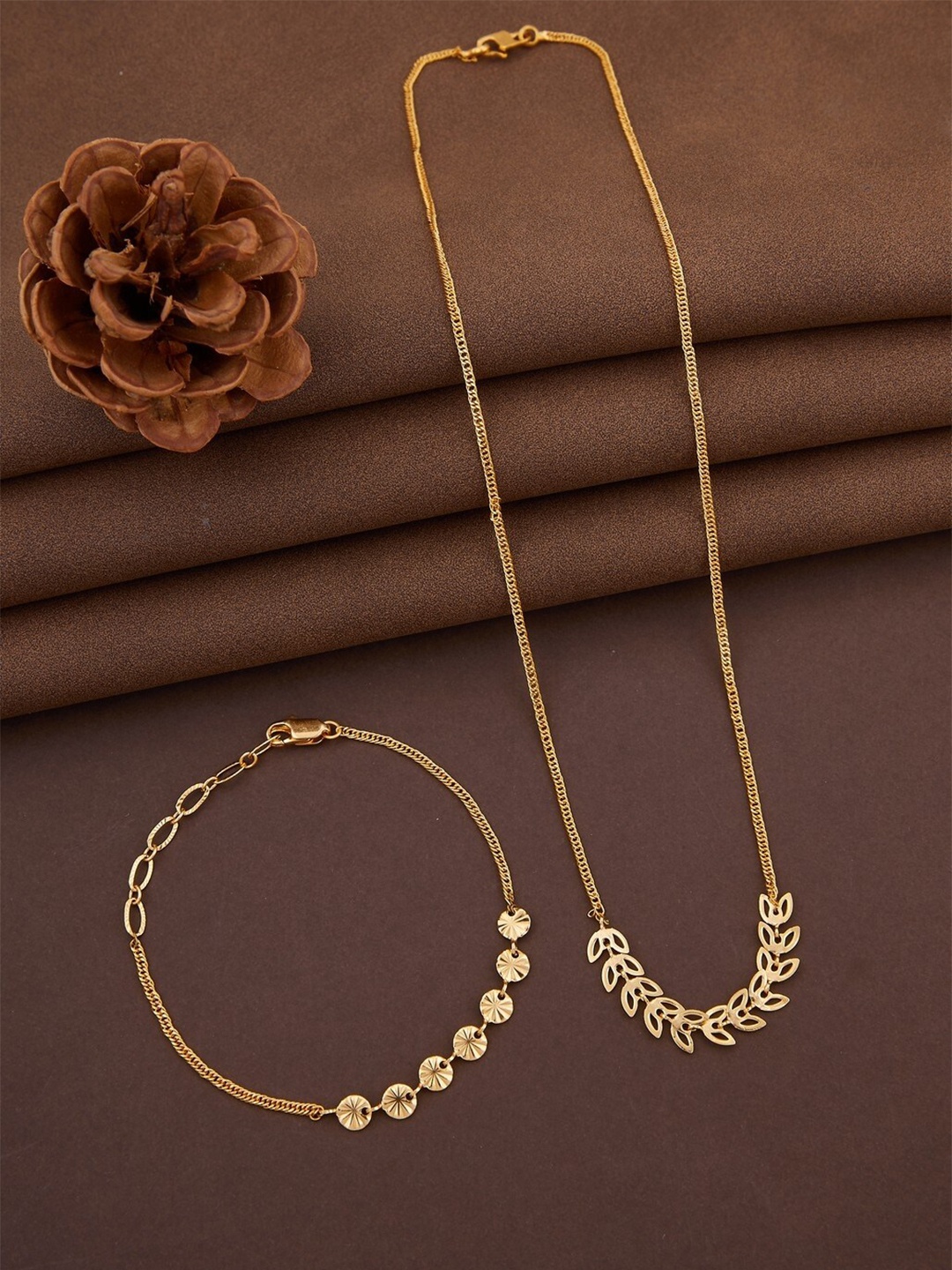 

Vita Bella Gold-Toned Brass Handcrafted Chain with Bracelet