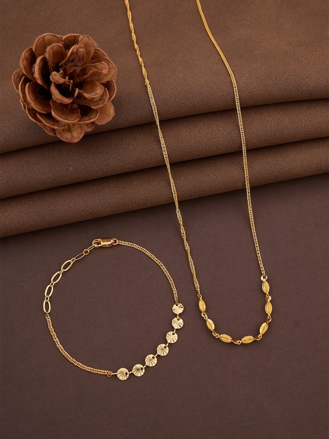 

Vita Bella Gold -Toned Chain With Bracelet
