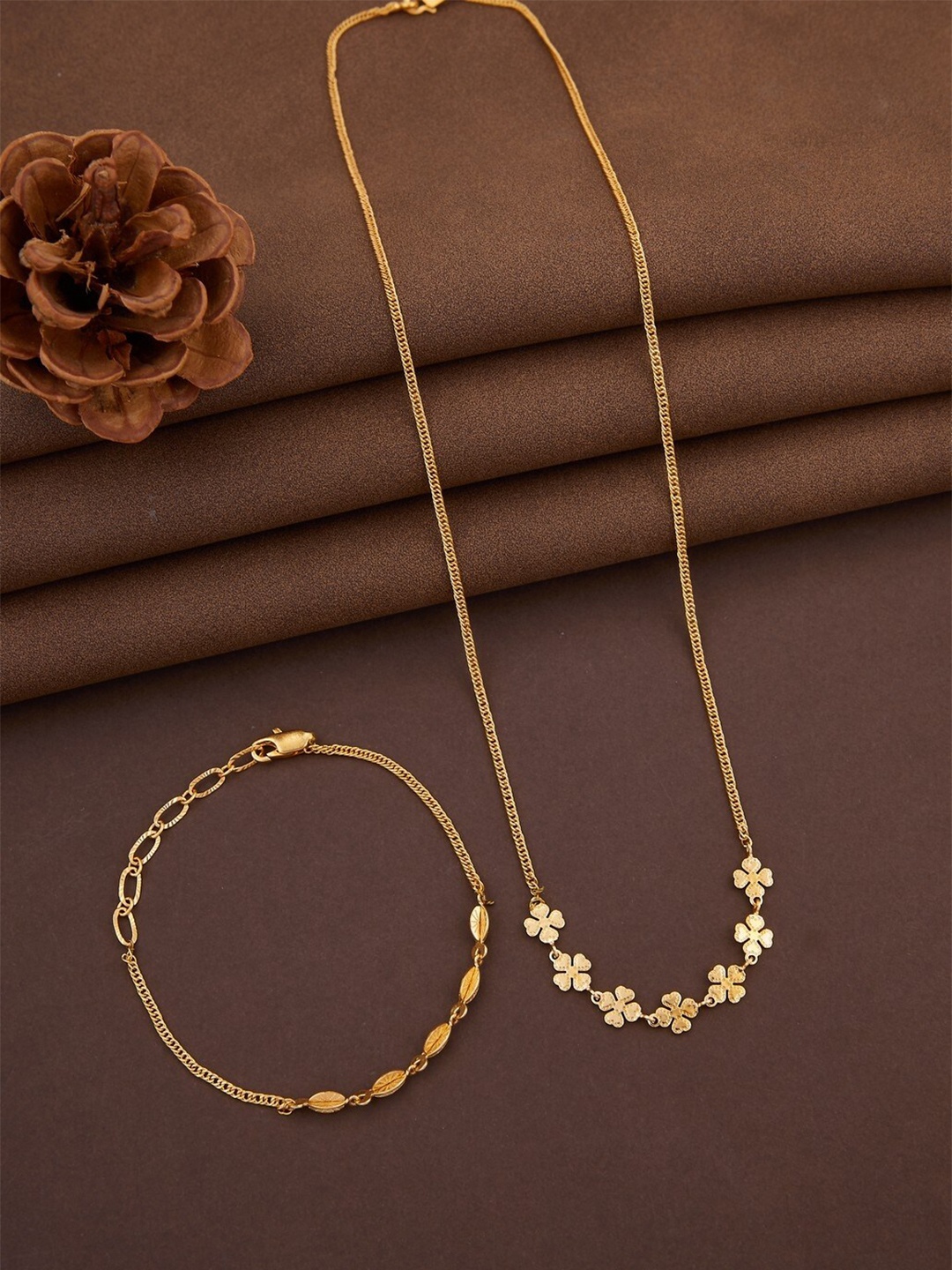 

Vita Bella Gold -Toned Chain With Bracelet