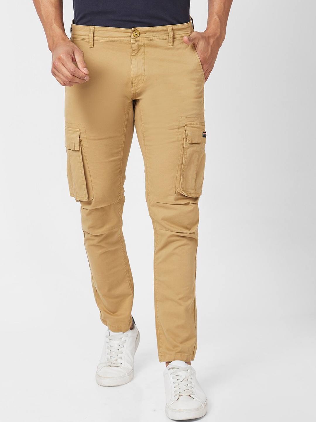 

SPYKAR Men Tapered Fit Mid Rise Cotton Cargos, Beige