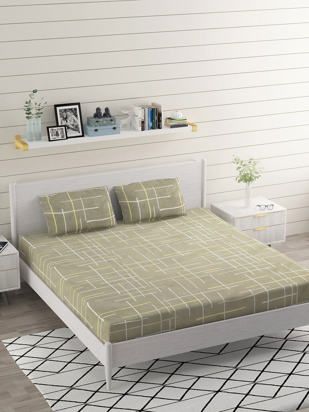 

BELVOSTUM Ashley Olive Green & White 220 TC King Bedsheet with 2 Pillow Covers