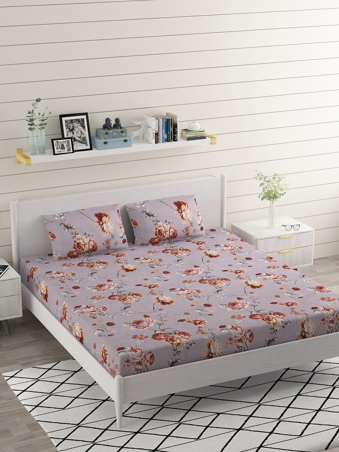 

BELVOSTUM Twilight Grey & Red Floral 240 TC King Bedsheet with 2 Pillow Covers