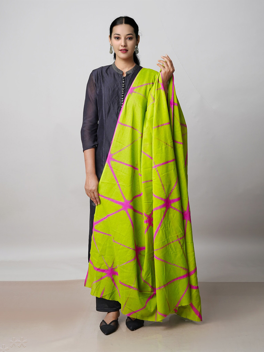 

Unnati Silks Clamp Dyed Pure Cotton Dupatta, Green