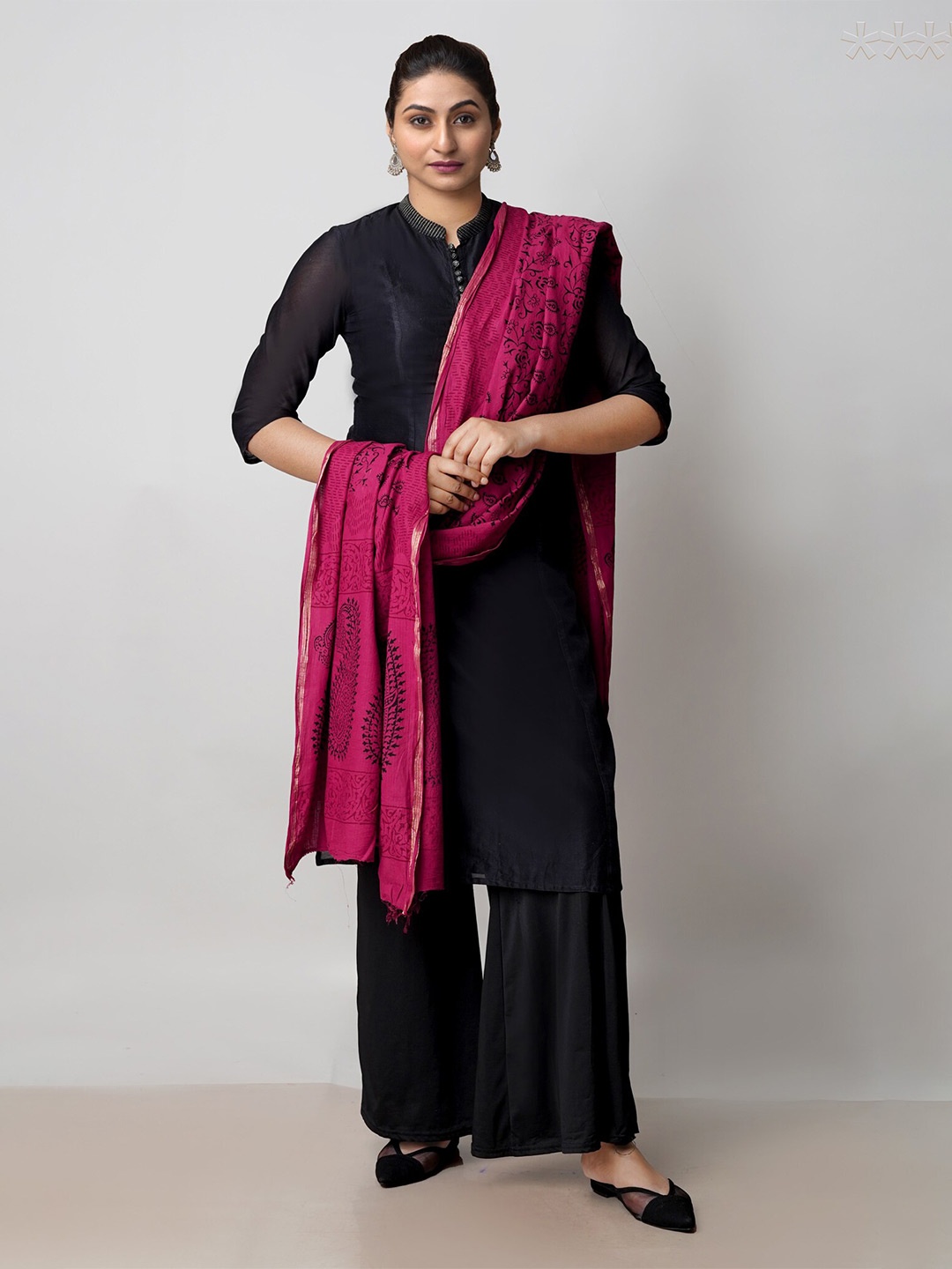 

Unnati Silks Ethnic Motifs Printed Pure Cotton Zari Dupatta, Pink