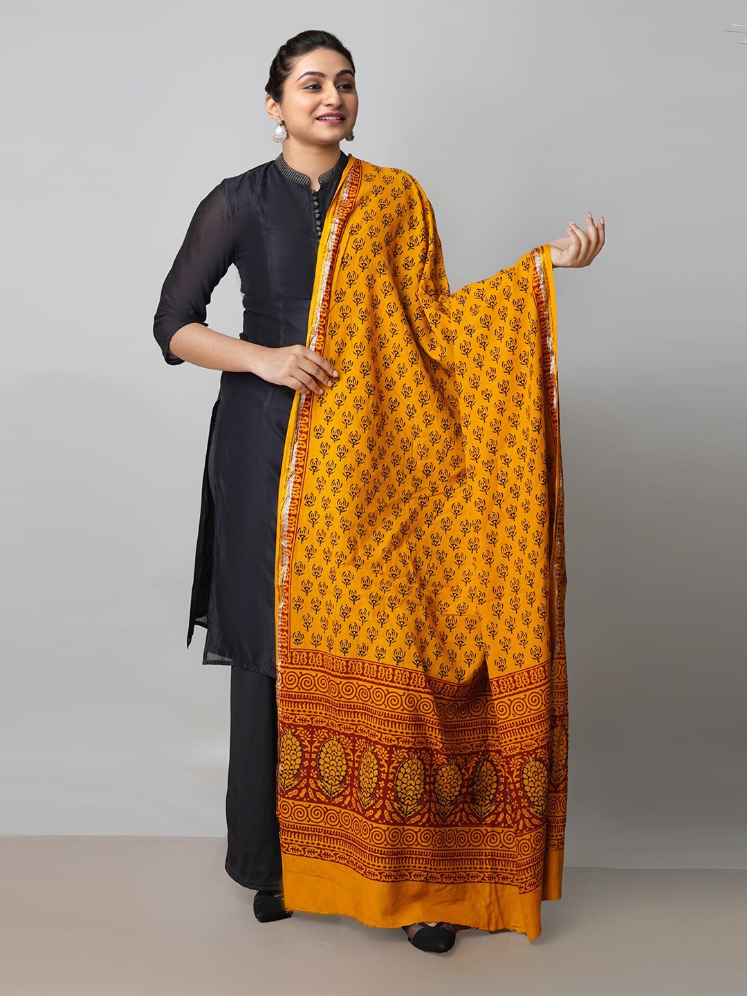 

Unnati Silks Yellow & Red Ethnic Motifs Printed Pure Cotton Dupatta with Zari