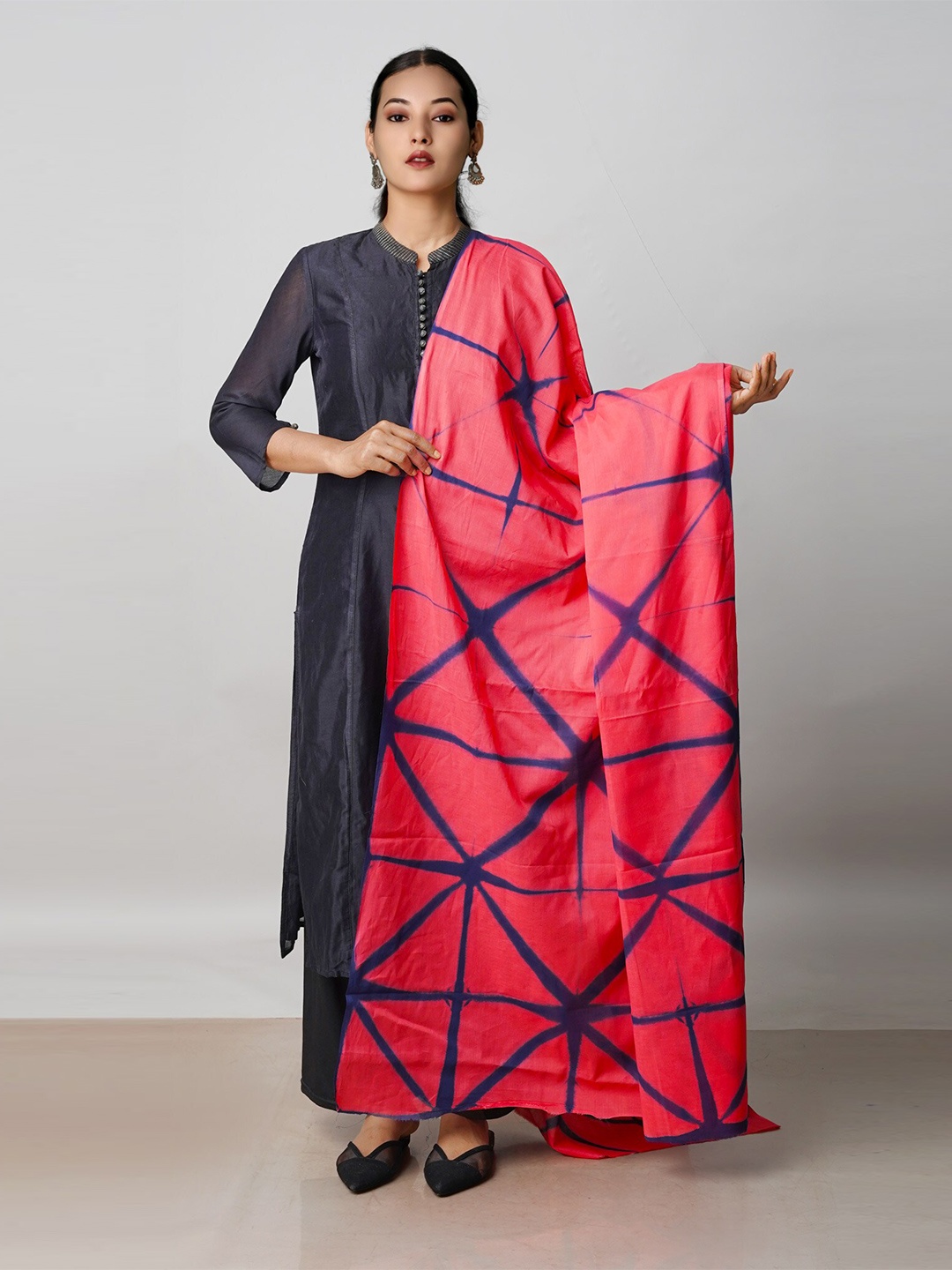 

Unnati Silks Pure Cotton Tie and Dyed Dupatta, Red