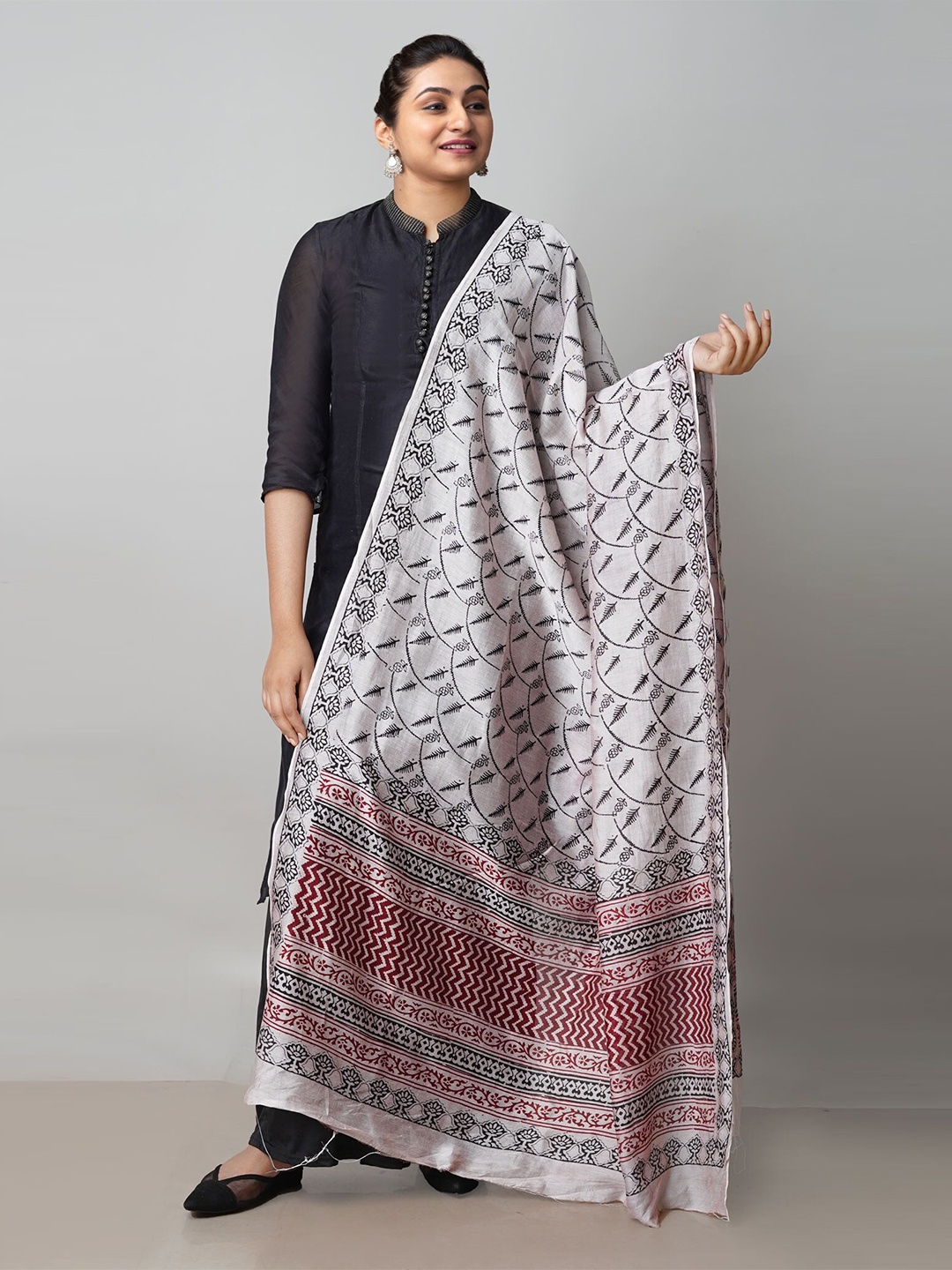 

Unnati Silks Ethnic Motifs Printed Pure Cotton Dupatta, Beige