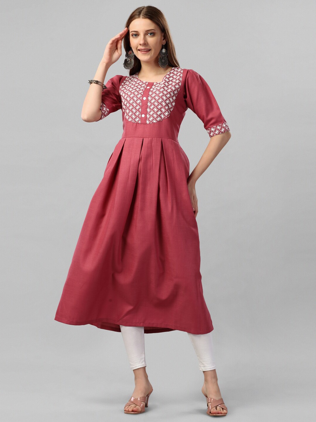 

Kinjo Geometric Yoke Design Thread Work A-Line Pleated Pure Cotton Kurta, Rose