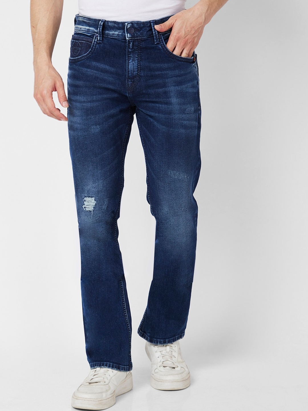 

SPYKAR Men Cotton Rafter Relaxed Fit Low Distress Light Fade Jeans, Blue