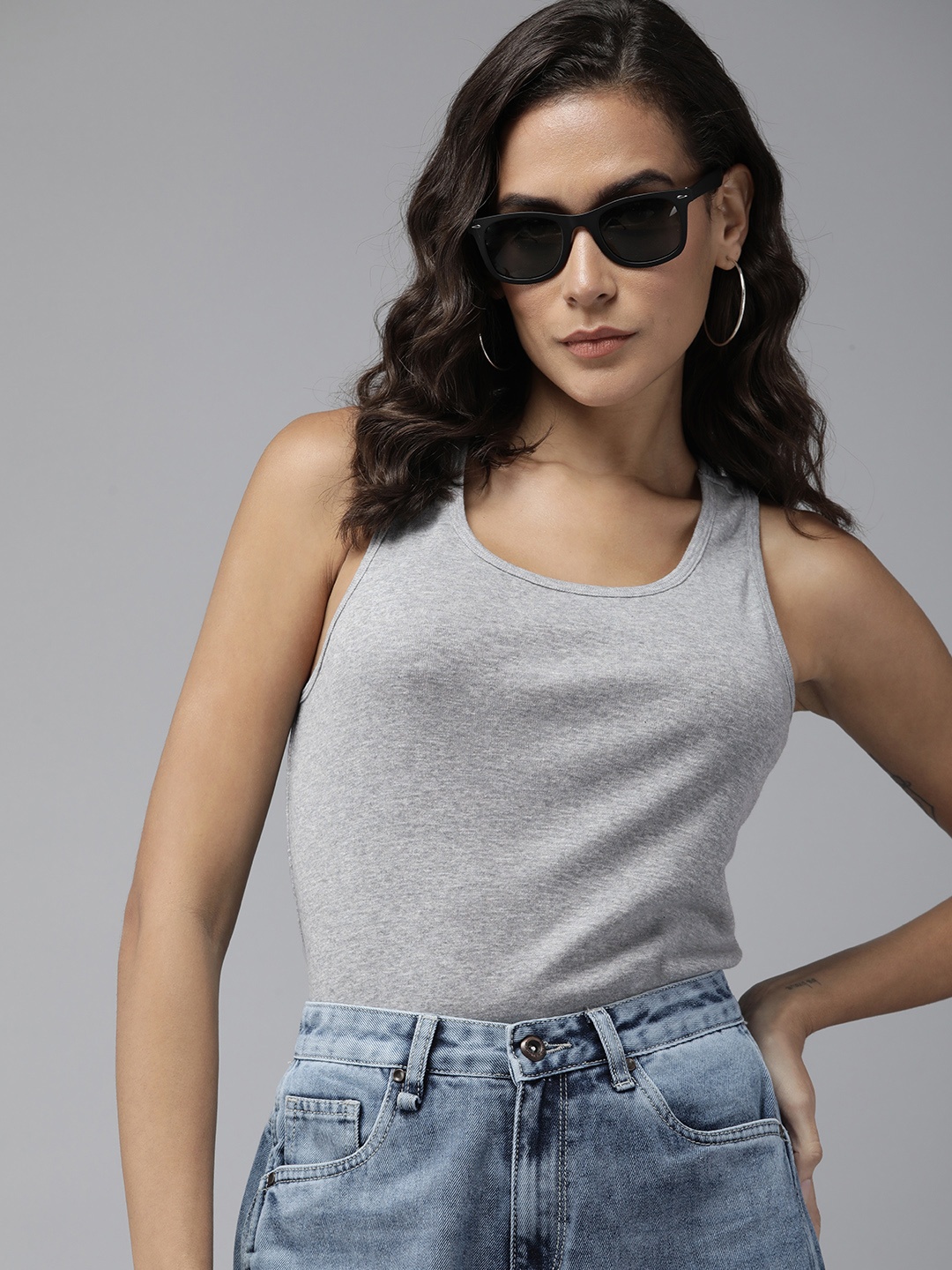 

Roadster Women Solid Slim Fit T-shirt, Grey melange