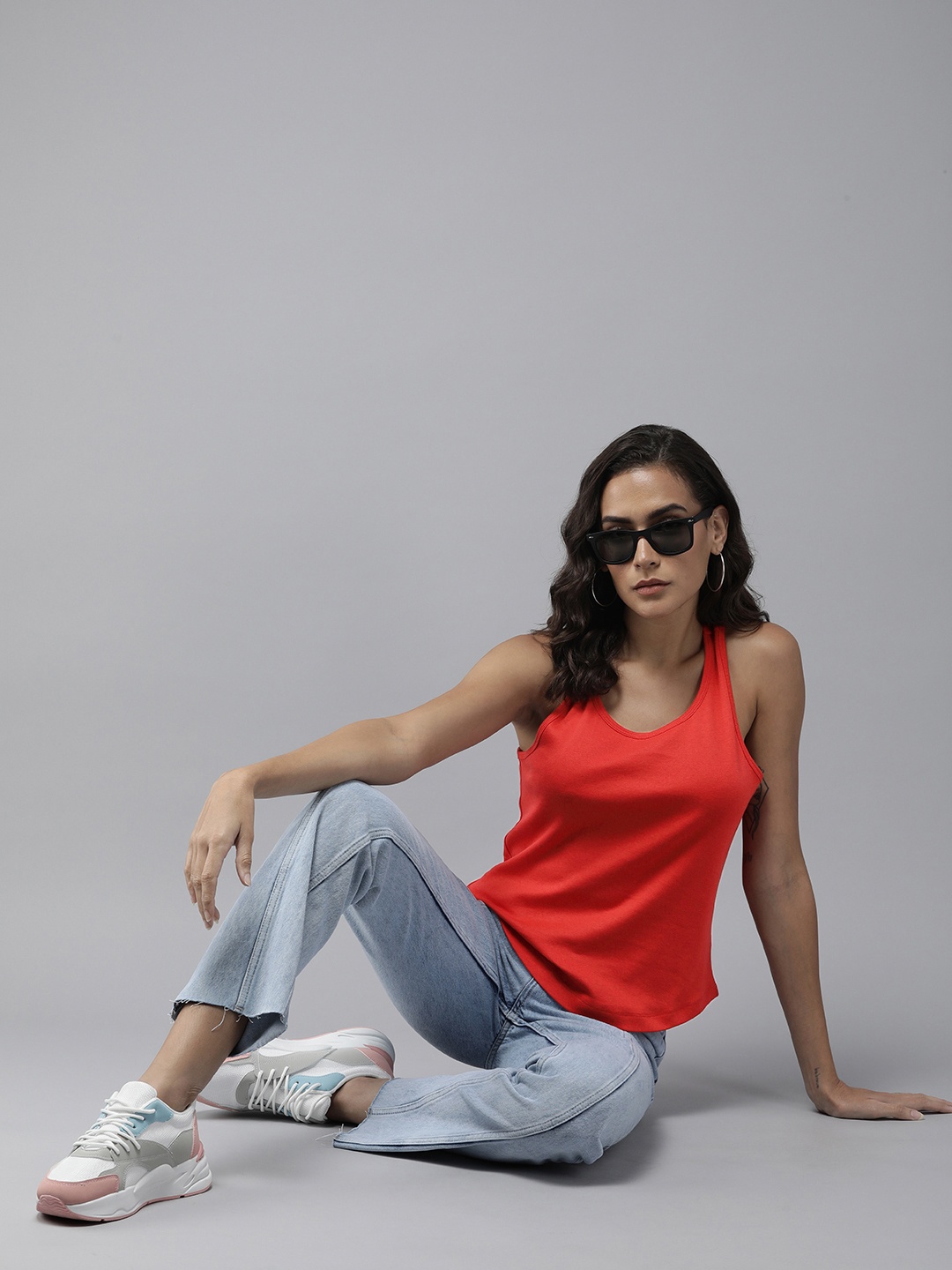 

Roadster Women Solid Slim Fit T-shirt, Red