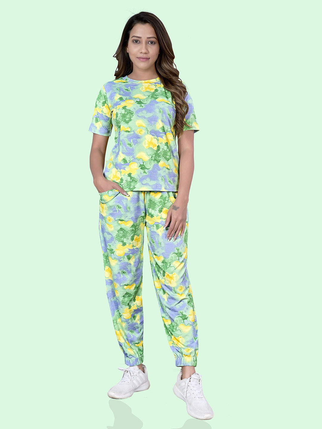 

N N ENTERPRISE Abstract Printed Night suit, Green