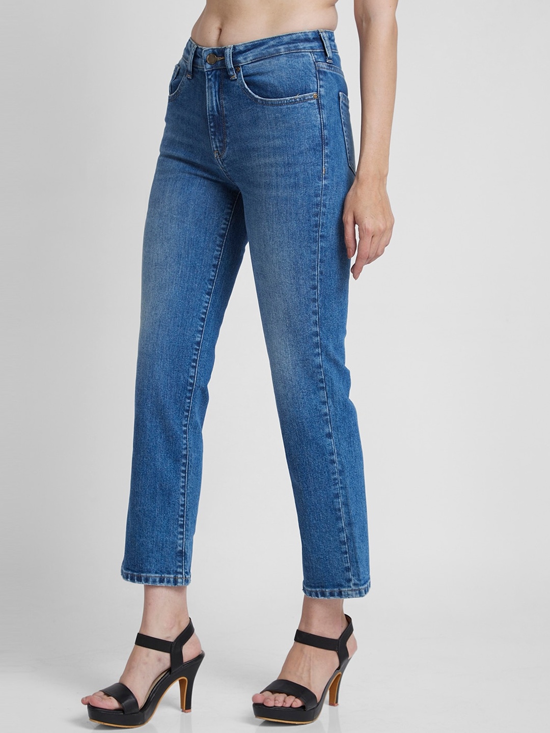 

SPYKAR Women Blue Straight Fit Slash Knee Light Fade Stretchable Jeans