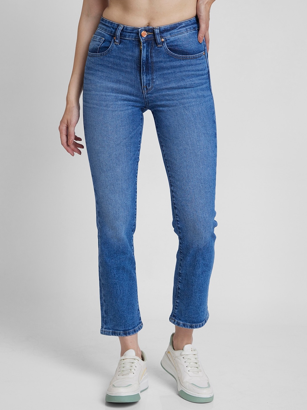 

SPYKAR Women Mid-Rise Straight Fit Heavy Fade Clean Look Stretchable Cropped Jeans, Blue