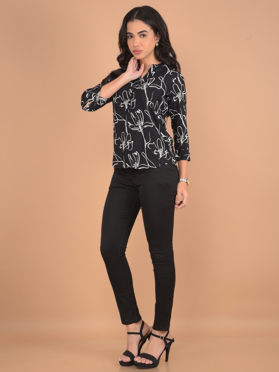

Crimsoune Club Women Slim Fit High Rise Clean Look Stretchable Jeans, Black