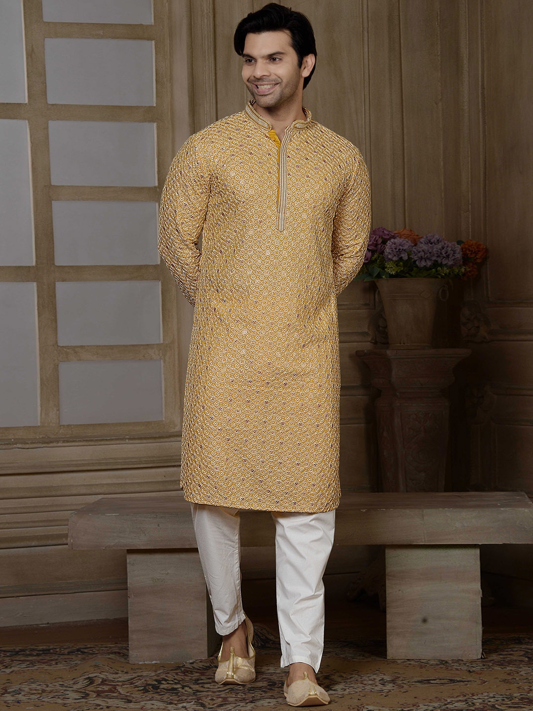 

ARRUGA Ethnic Motifs Embroidered Regular Thread Work Kurta with Pyjamas, Yellow