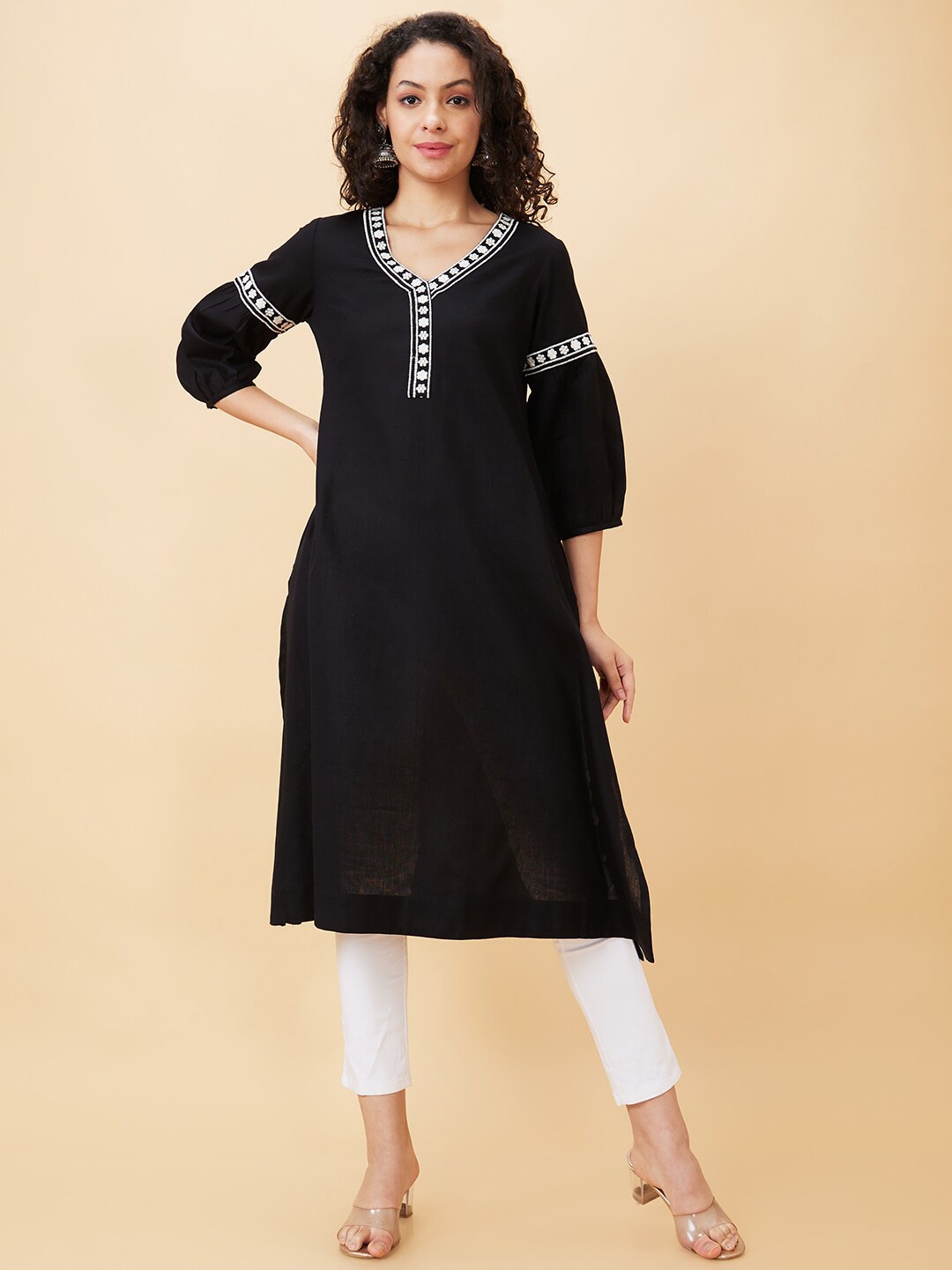 

Globus Black Ethnic Motifs Embroidered Cuffed Sleeves Cotton Regular Kurta