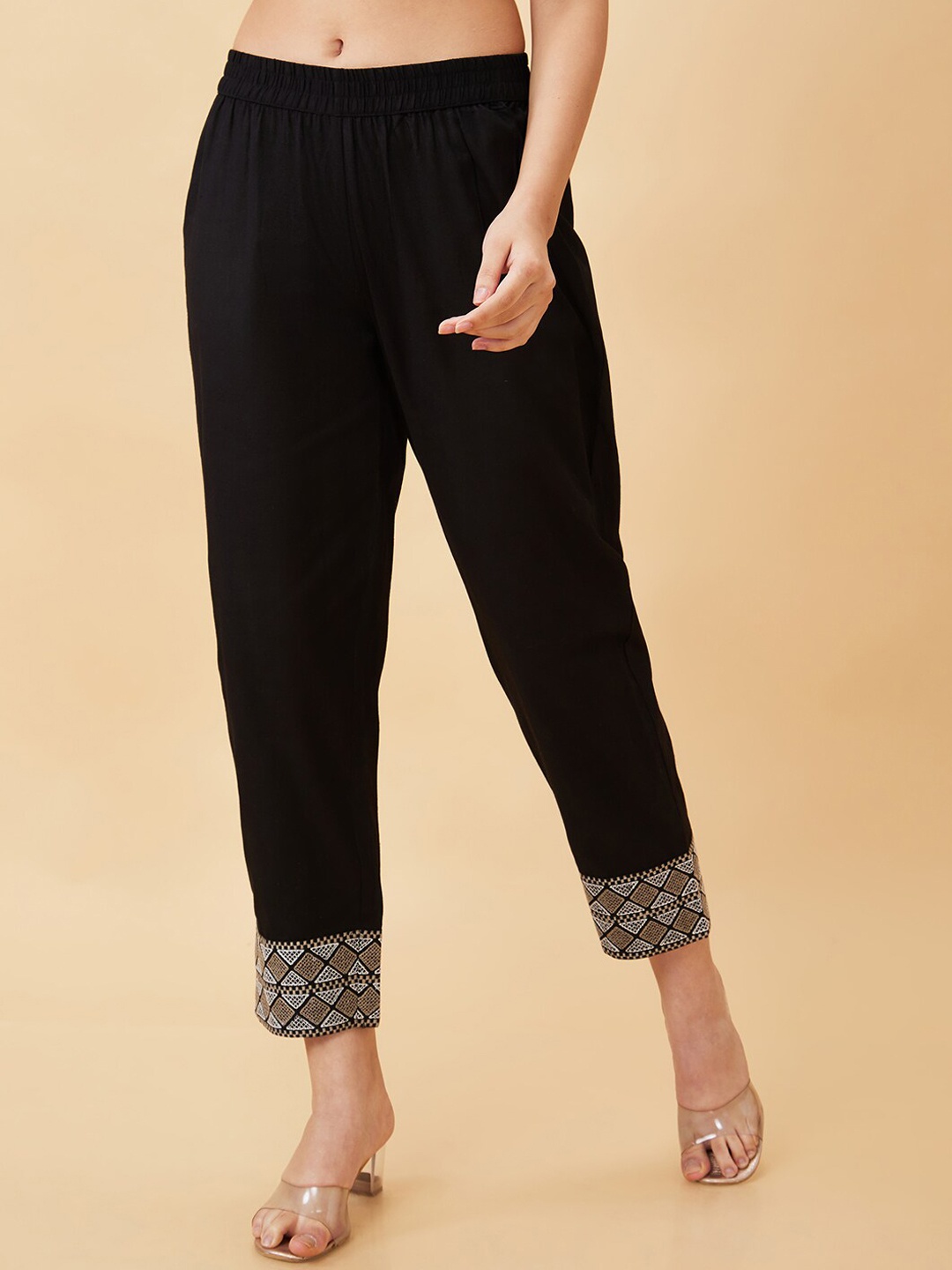 

Globus Women Relaxed Flat-Front Mid-Rise Pure Cotton Trousers, Black