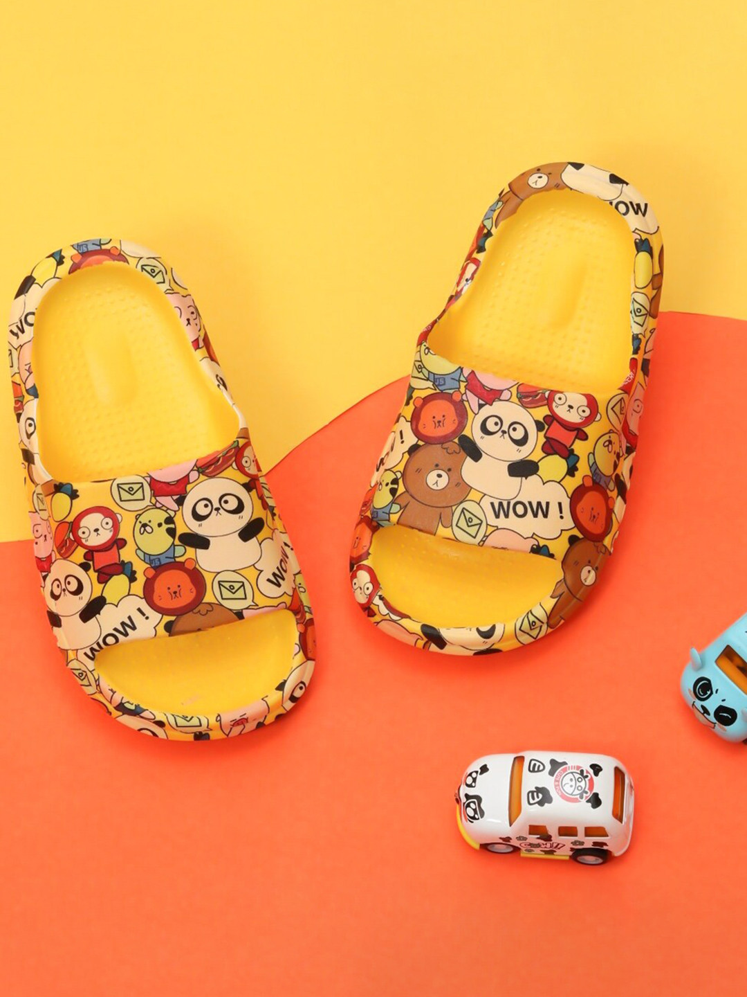

Yellow Bee Boys Animal Printed Sliders