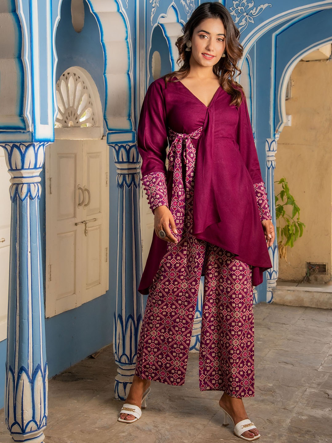 

METRO-FASHION Ethnic Motifs Printed V-Neck Pure Cotton A-Line Fusion Kurta With Trousers, Purple