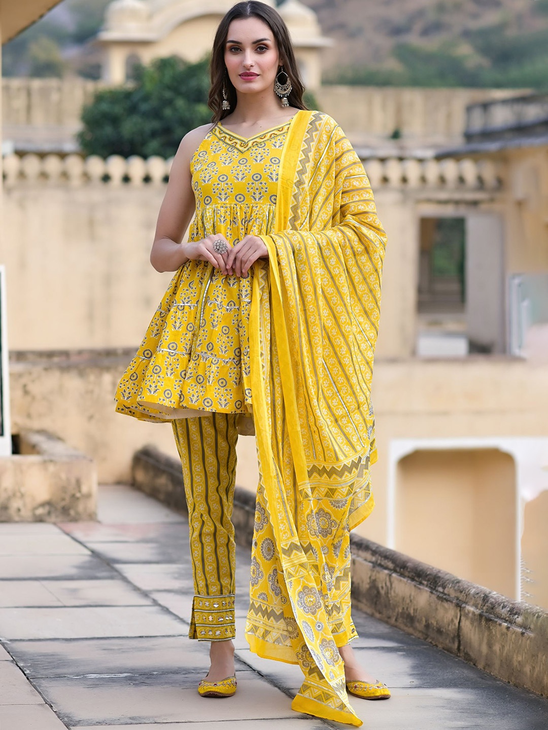 

METRO-FASHION Floral Printed Pure Cotton Kurta with Trousers & Dupatta, Yellow