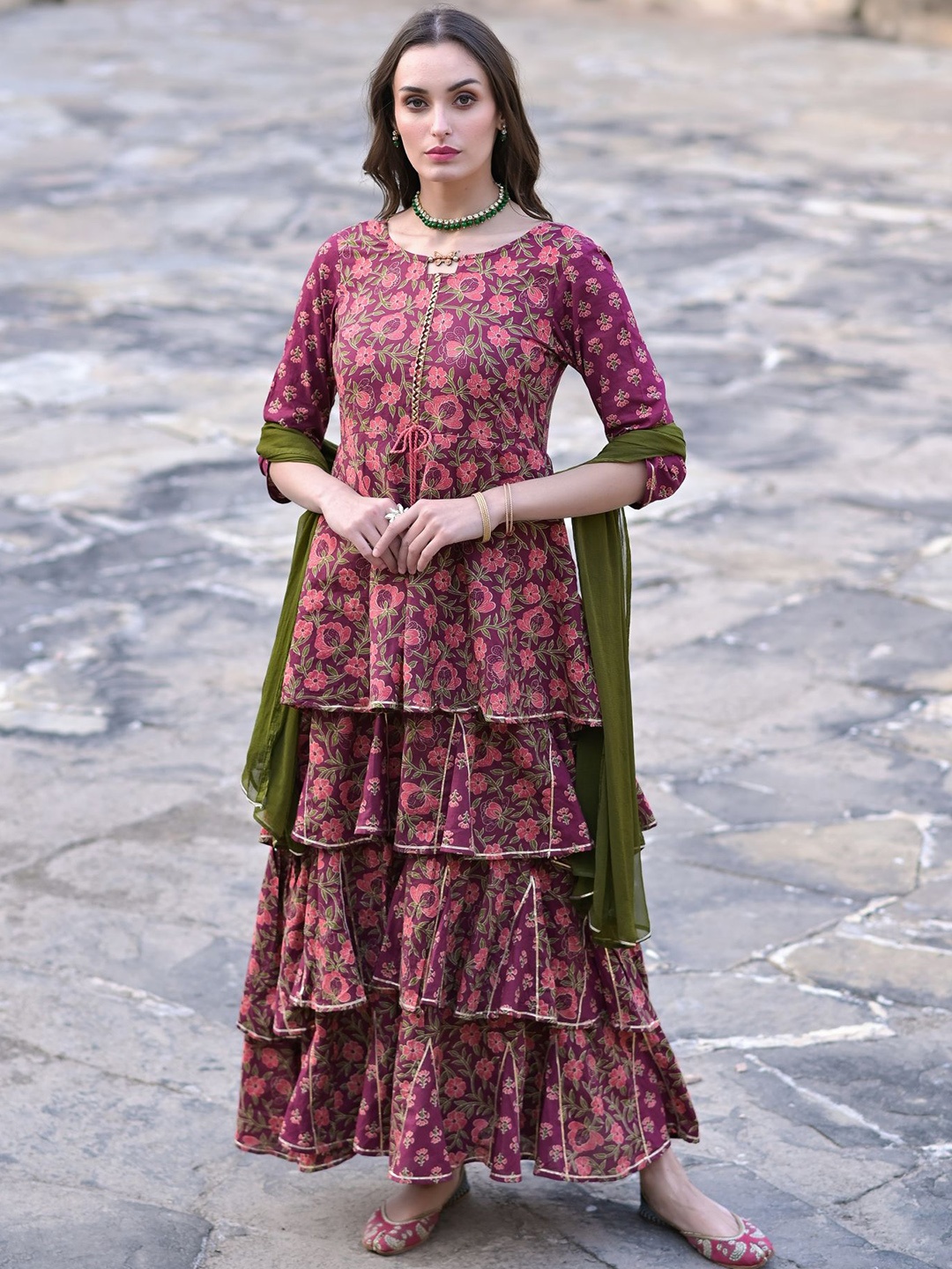 

METRO-FASHION Floral Printed Regular Pure Cotton Kurti with Skirt & Dupatta, Maroon