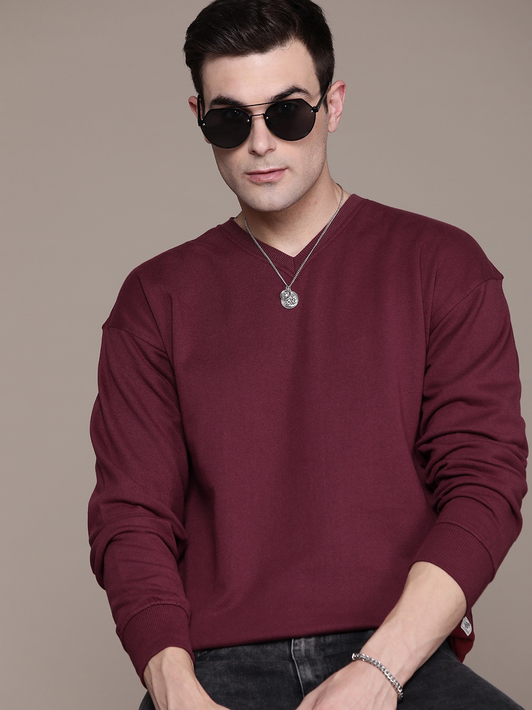 

The Roadster Lifestyle Co. Solid V-Neck Sweatshirt, Maroon