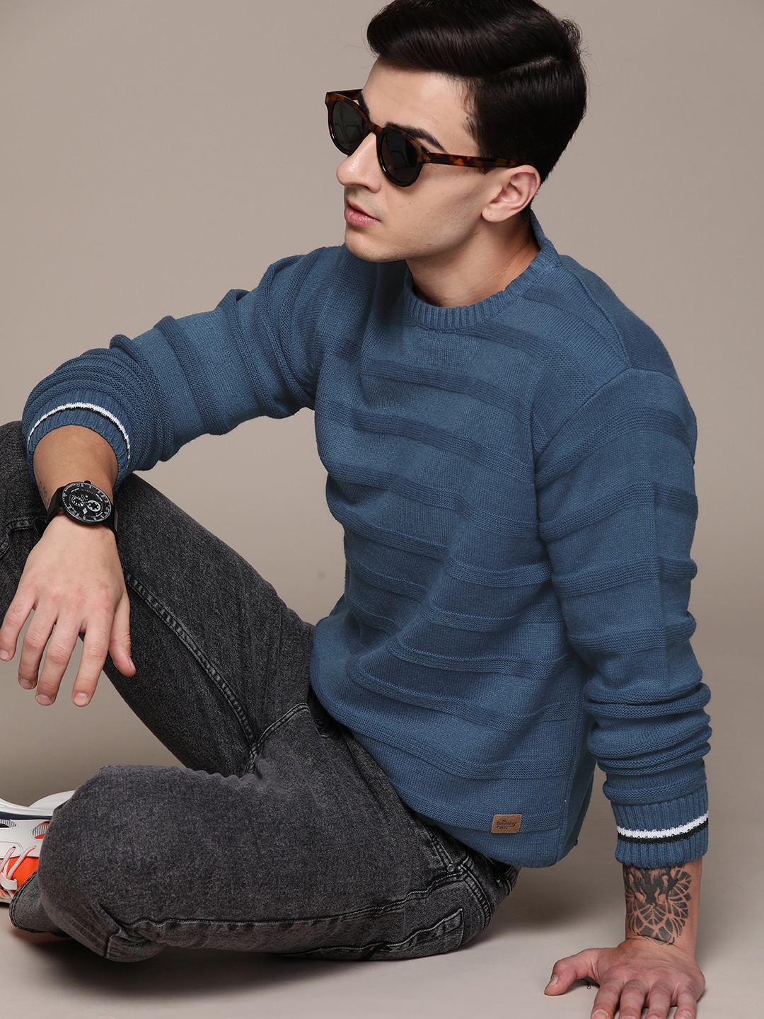 

The Roadster Lifestyle Co. Men Self-Striped Pullover, Navy blue