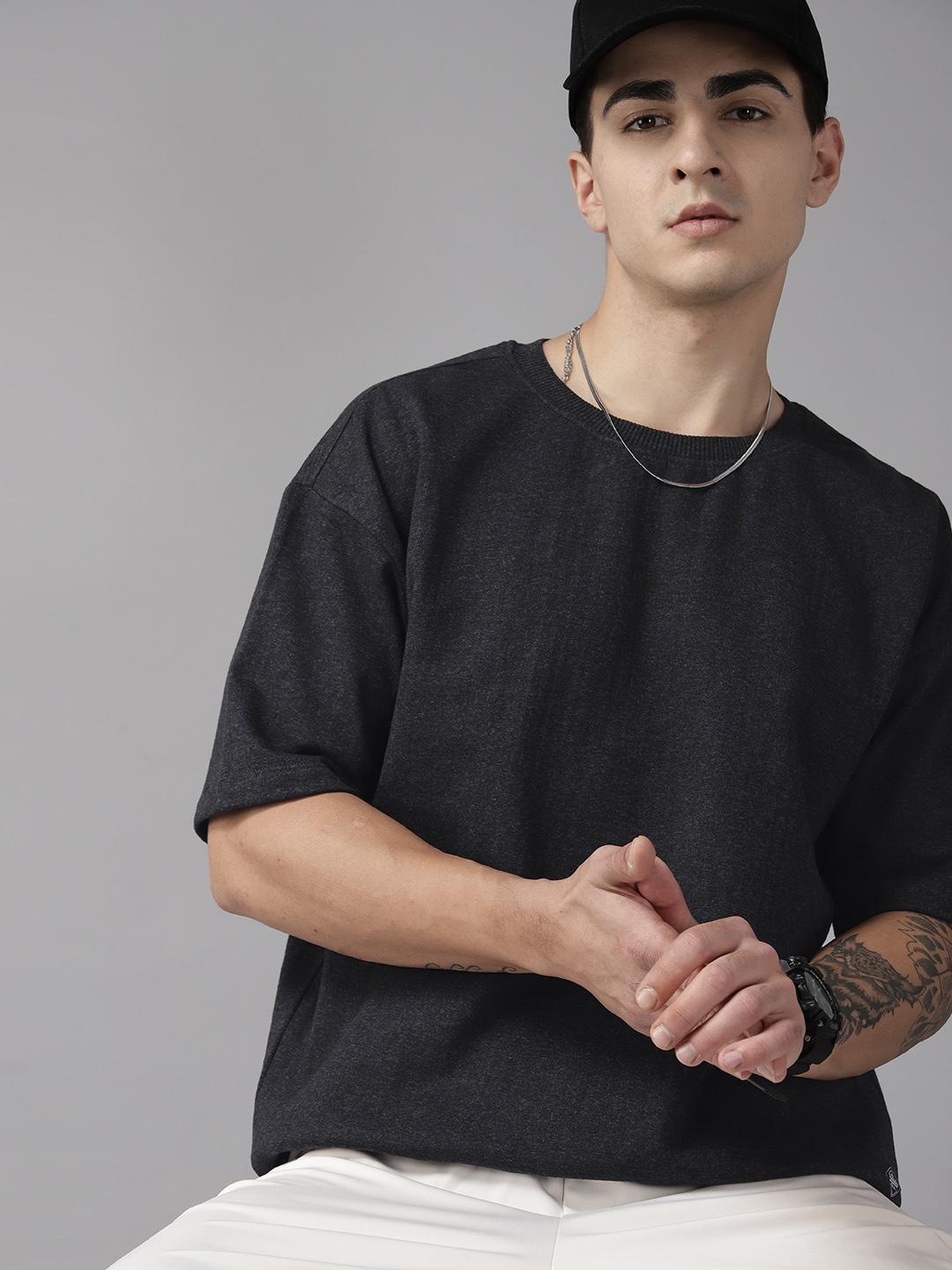

The Roadster Lifestyle Co. Solid Drop-Shoulder Sleeves Sweatshirt, Charcoal