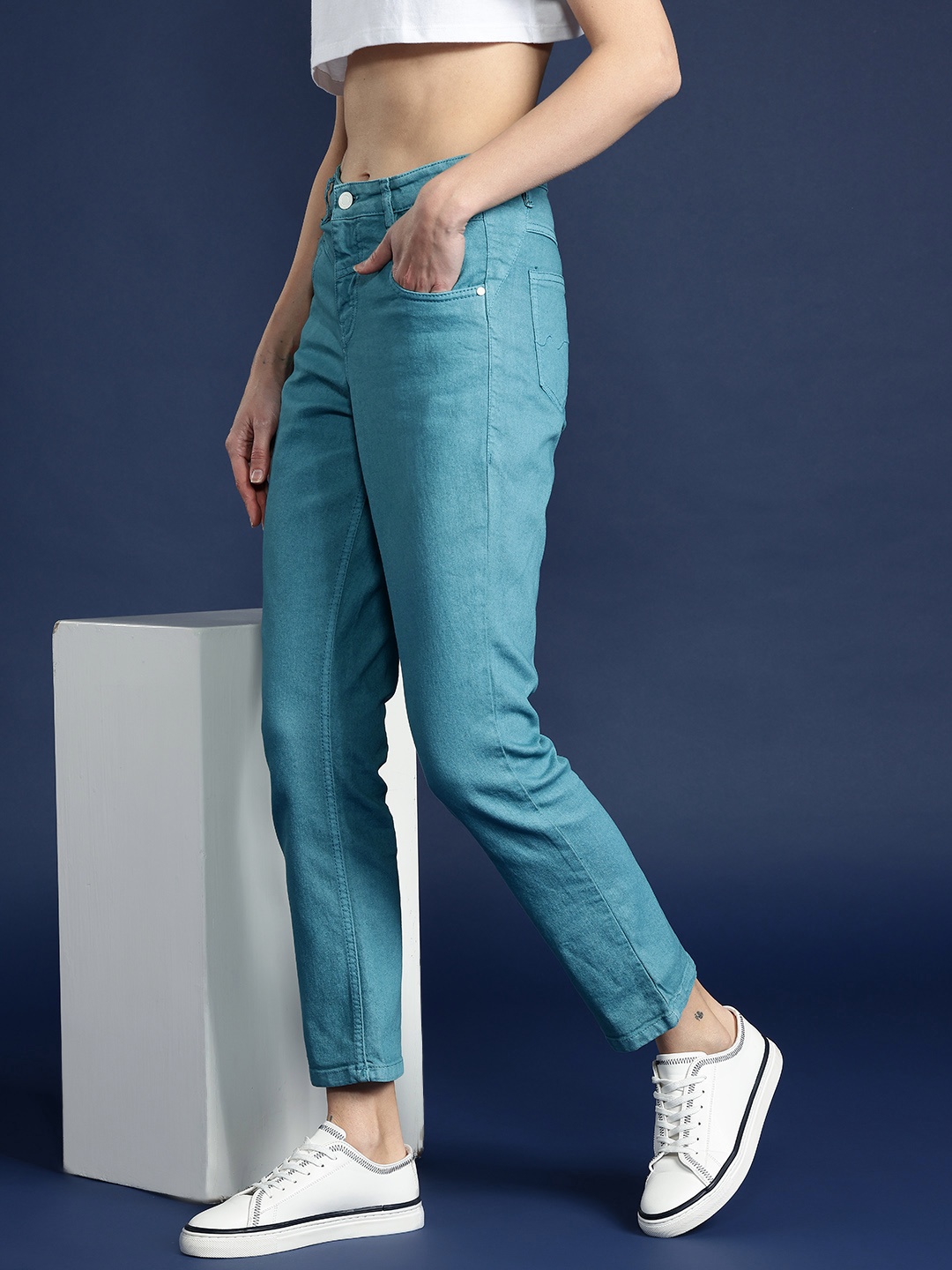 

Mast & Harbour Women Straight Fit Stretchable Jeans, Blue