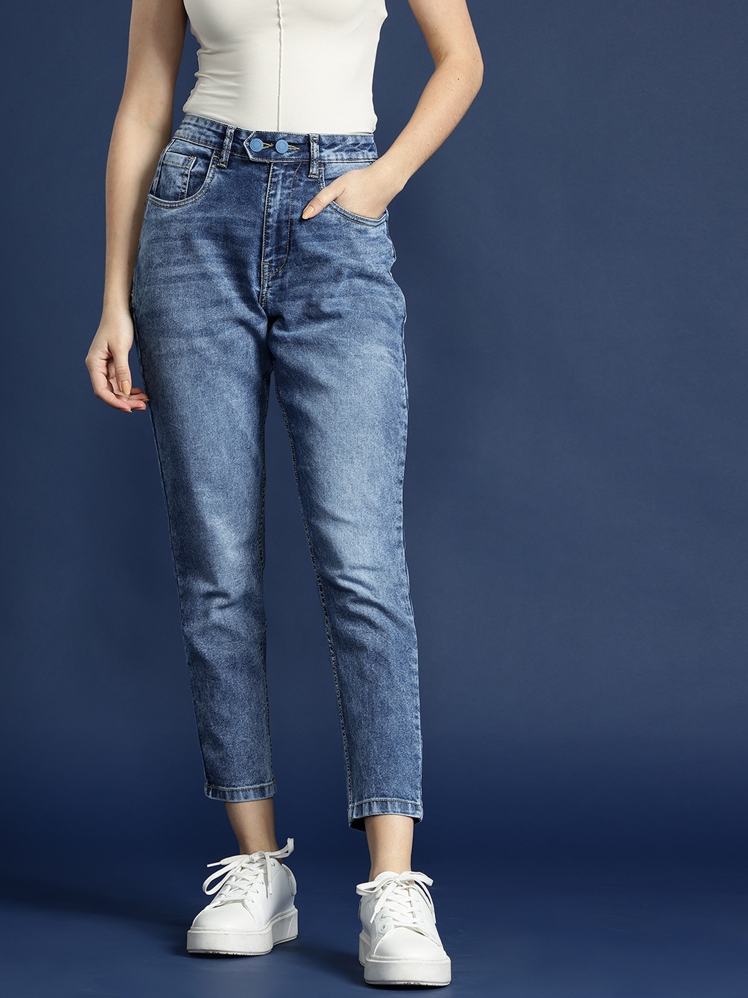 

Mast & Harbour Women High-Rise Mom Fit Heavy Fade Stretchable Jeans, Navy blue