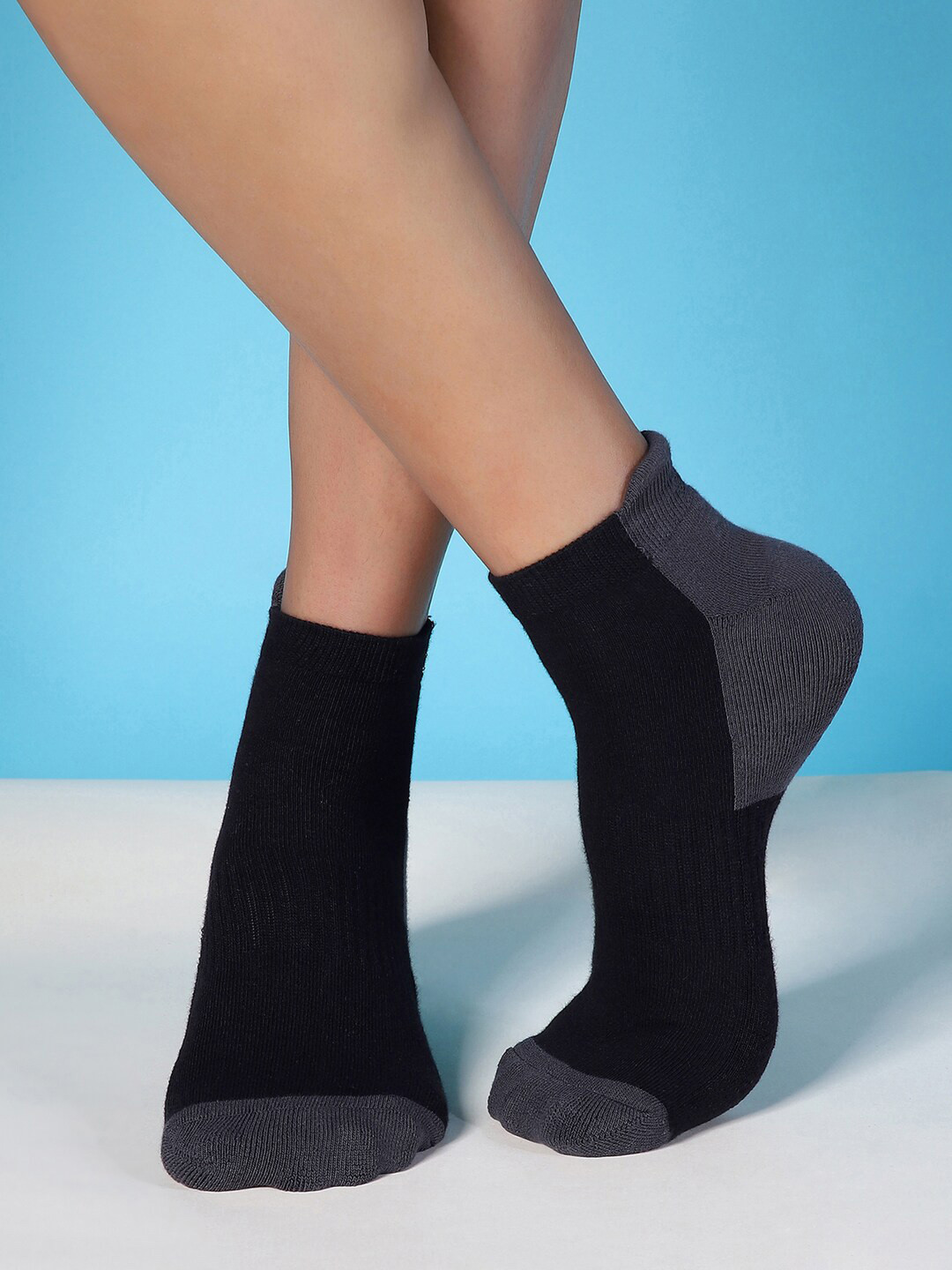 

DAMENSCH Men Pack Of 3 Color-Blocked Ankle-Length Terry Socks, Grey
