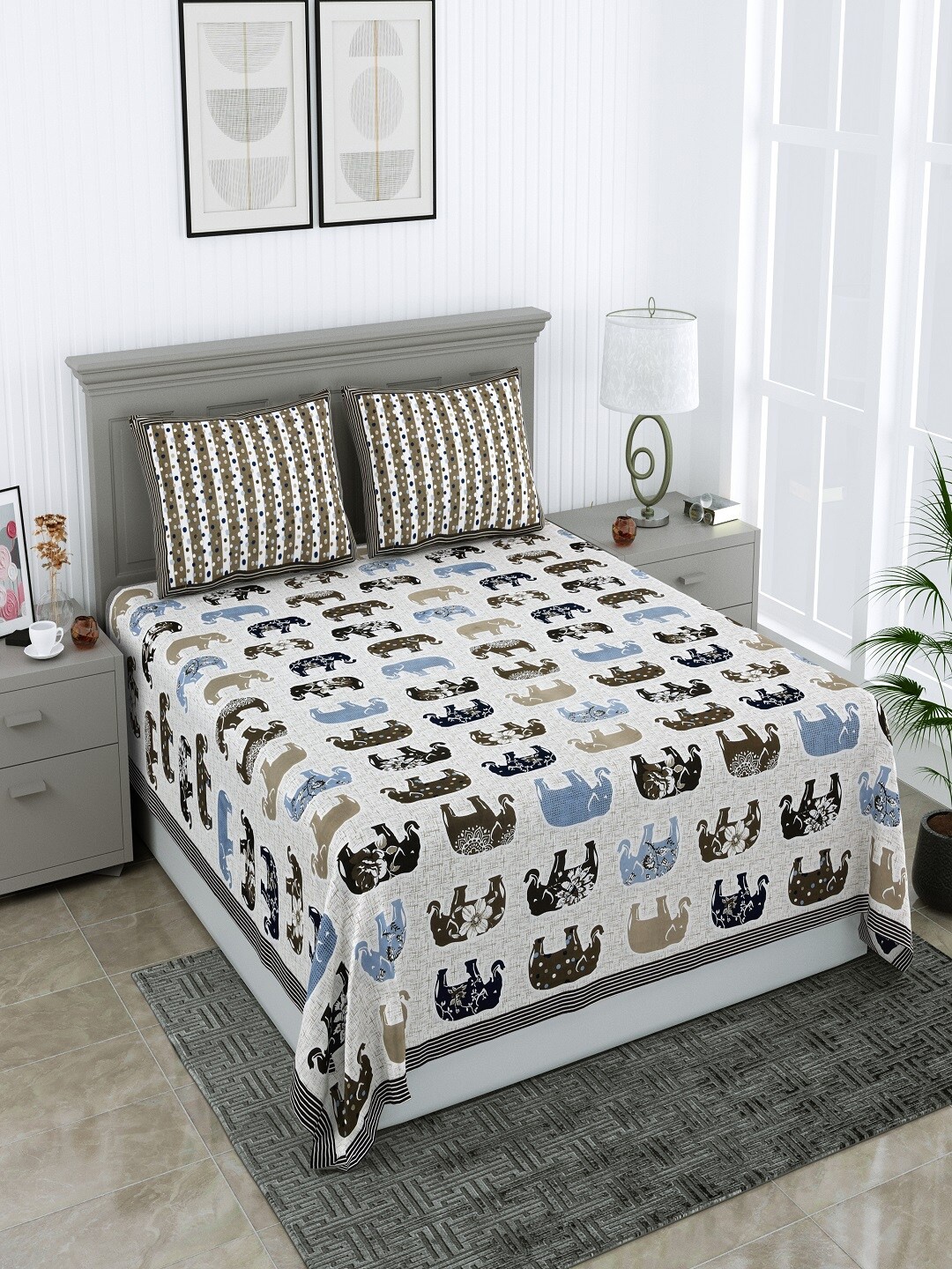 

Bombay Spreads Off White & Black Ethnic Motifs Pure Cotton 220 TC King Bedsheet Set