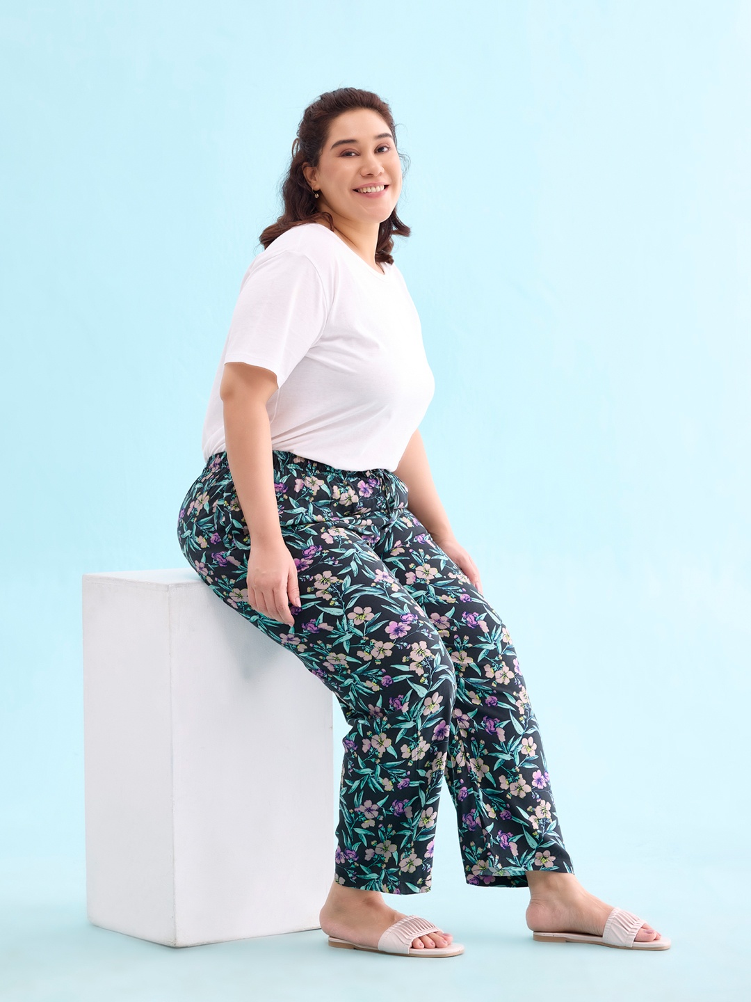 

Go Colors Women Floral-Printed Relaxed-Fit Lightweight Lounge Pants, Black