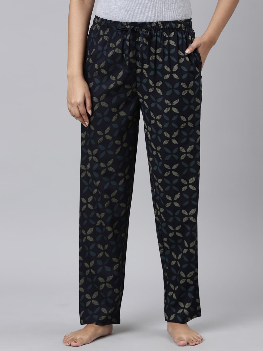 

Go Colors Women Floral-Printed Relaxed-Fit Lightweight Lounge Pants, Navy blue